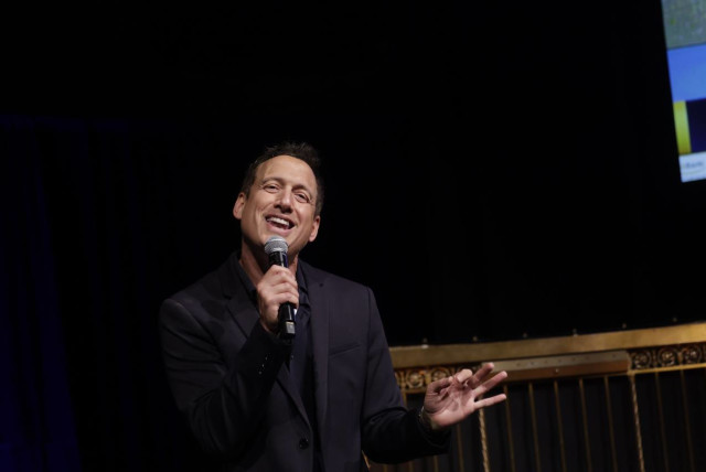  Jewish comedian Elon Gold is seen performing at Watch The Jerusalem Post Annual Conference  in New York, June 5, 2023 (photo credit: MARC ISRAEL SELLEM/THE JERUSALEM POST)