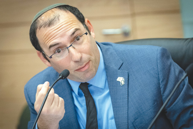 MK SIMCHA Rothman chairs a meeting of the Knesset Constitution, Law and Justice Committee, on Monday. (credit: YONATAN SINDEL/FLASH90)