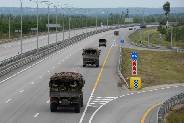  A military column of Wagner private mercenary group drives along M-4 highway, which links the capital Moscow with Russia's southern cities, near Voronezh, Russia, June 24, 2023. (credit: REUTERS/STRINGER)