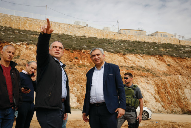  EFRAT REGIONAL Council head Oded Revivi with then-housing and construction minister Ze’ev Elkin, who was paying a visit in 2022. (credit: GERSHON ELINSON/FLASH90)