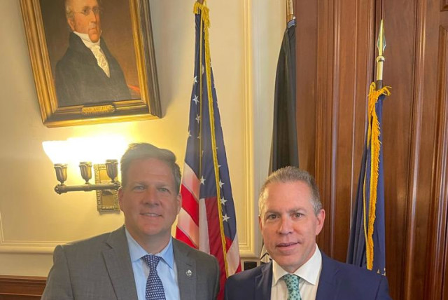  NH Gov. Christopher Sununu and Israel&rsquo;s Permanent Representative to the United Nations, Ambassador Gilad Erdan, stand with the new NH law against the anti-Israel BDS movement (credit: Permanent Mission of Israel to the United Nations)