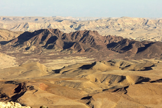  The Negev Desert (credit: Wikimedia Commons)