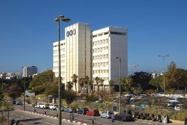  THE TEL AVIV University campus in Ramat Aviv: The changes implemented by the university are undoubtedly praiseworthy. However, the teaching of social medicine is as crucial now as it was 200 years ago, the writer maintains. (credit: MOSHE SHAI/FLASH90)