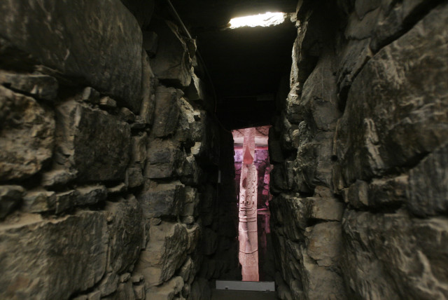 PREVIEW An artefact from the Chavin prehispanic culture is seen through an underground tunnel used for religious purposes at the archaeological site of Chavin de Huantar, some 155 miles (250 km) north of Lima, July 18, 2008. (credit: EUTERS/Enrique Castro-Mendivil (PERU))