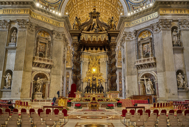  Interior of St. Peter's Basilica. (credit: PXFUEL)