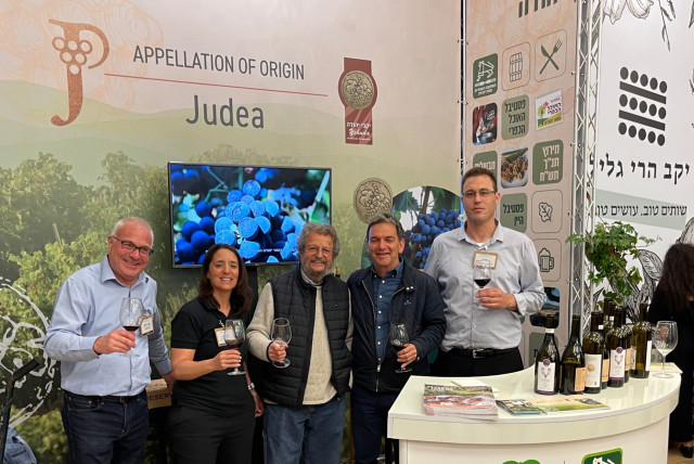  JUDEA, THE first wine region to exhibit at the annual Sommelier Wine Trade Exhibition, proudly displaying their new ‘appellation of origin.’ (credit: JUDEA WINE CLUB)