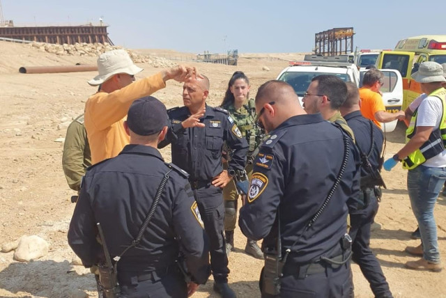  Police and Israeli security personnel respond to an incident in which six people were found in mined IDF territory, one of whom was found dead. (credit: ISRAEL POLICE SPOKESPERSON'S UNIT)