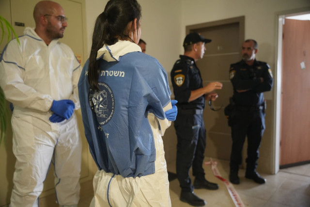  Police at the scene of a suspected murder in Hadera. August 27, 2023 (credit: ISRAEL POLICE)