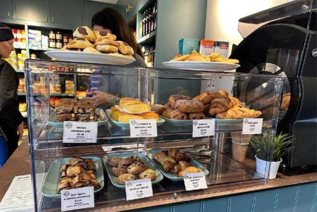  Pastries at Dublin's first kosher diner in 50 years. (credit: CHABAD.ORG)