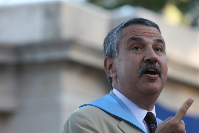  New York Times columnist, Thomas L. Friedman delivers his address after receiving his honorary doctorate from the Hebrew University of Jerusalem. June 3 2007 (credit: Rebecca Zeffert/Flash90)