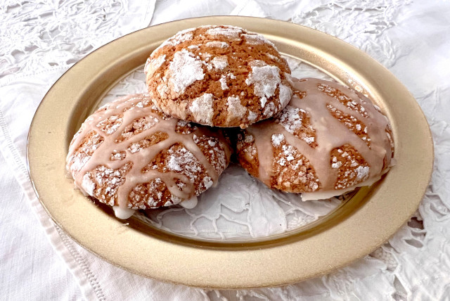  Honey cookies (photo credit: PASCALE PEREZ-RUBIN)