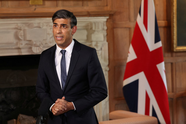  Britain’s Prime Minister Rishi Sunak records a video message about the situation in Israel at Chequers, the official country residence of the Prime Minister, near Aylesbury, Britain, Oct 8, 2023. (credit: REUTERS/SUZANNE PLUNKETT)