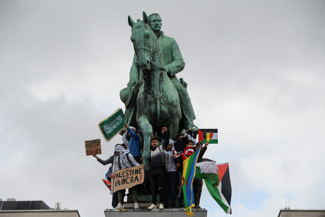  Pro-Palestine supporters take part in a protest in Brussels, Belgium May 15, 2021 (credit: REUTERS/Johanna Geron)