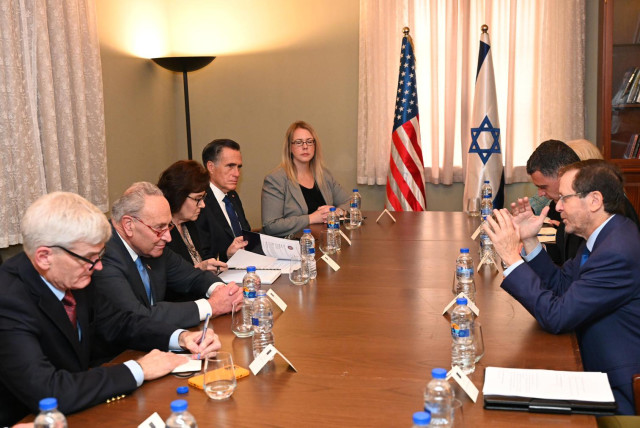 Majority leader in the US Senate Chuck Schumer and a bipartisan delegation meet with President Isaac Herzog. October 15, 2023 (credit: CHAIM TZACH/GPO)