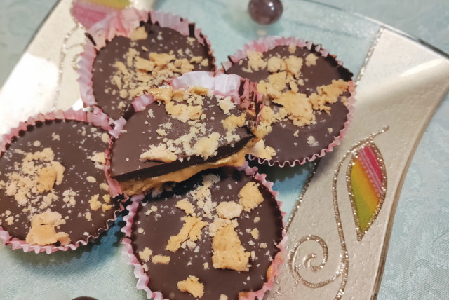  Chocolate peanut butter cups (credit: HENNY SHOR)
