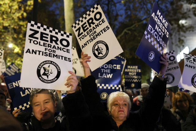  Demonstrators protest against the lack of police action during pro-Palestinian demonstrations and to condemn the increase of antisemitic hate crimes in London, Britain, October 25, 2023 (credit: REUTERS/Susannah Ireland)