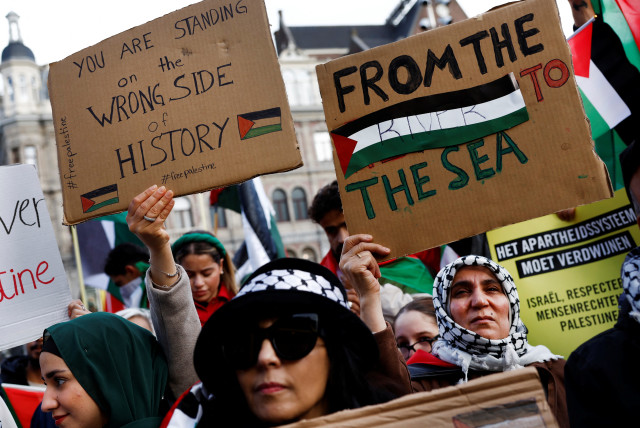  People take part in a demonstration in support of Palestinians, in Amsterdam, Netherlands October 15, 2023. (credit: PIROSCHKA VAN DE WOUW/REUTERS)