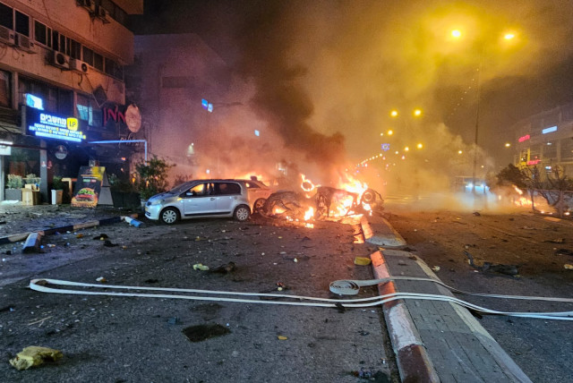  Car burns in Kiriyat Shmona after rockets hit the city, November 2, 2023. (credit: NORTHERN DISTRICT FIRE AND RESCUE SERVICES)
