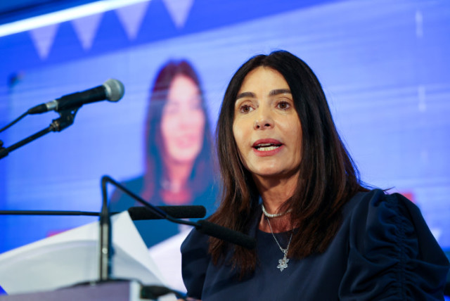  Miri Regev, Minister of Transport and Road Safety  attends an unveiling ceremony of a 50-meter long mural made by Mexican artist Julio Carrasco Breton, depicting the millennia of Jewish history, at the Ben Gurion International Airport, June 20, 2023 (credit: Jonathan Shaul/Flash90)