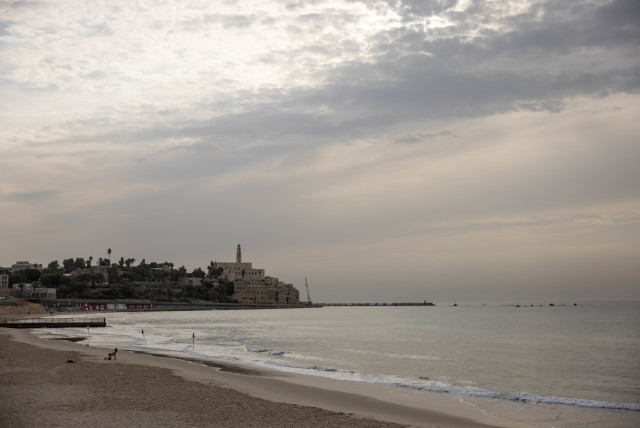  The almost empty beach in Tel Aviv, on October 29, 2023.  (credit: Chaim Goldberg/Flash90)
