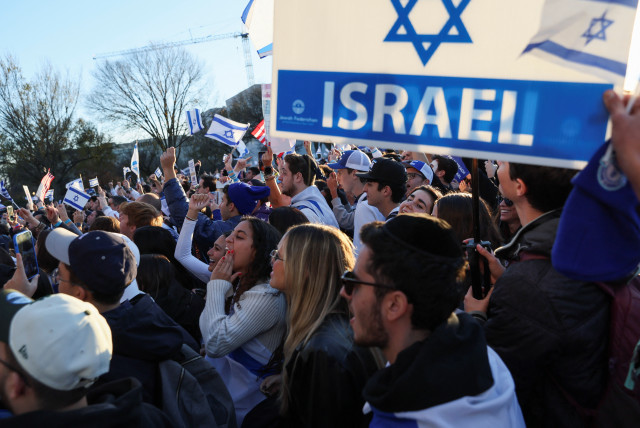  Israeli Americans and supporters of Israel gather in solidarity with Israel and protest against antisemitism, amid the ongoing conflict between Israel and Hamas, during a rally on the National Mall in Washington, U.S, November 14, 2023. (credit: REUTERS/LEAH MILLIS)