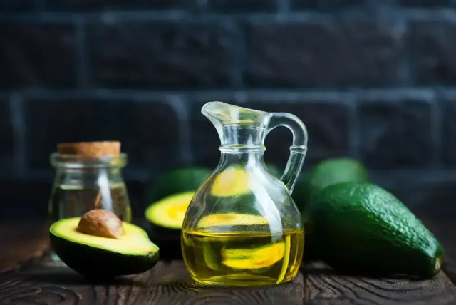  avocado oil (credit: SHUTTERSTOCK)