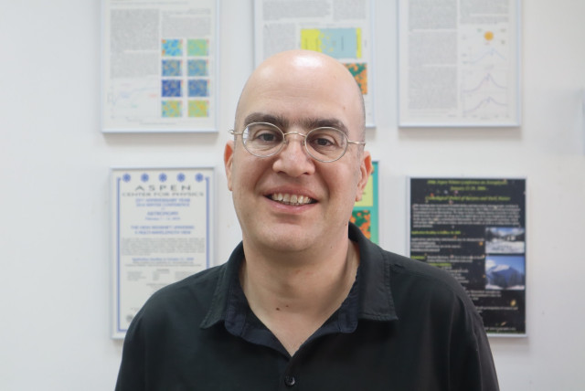  Prof. Rennan Barkana (credit: TEL AVIV UNIVERSITY)