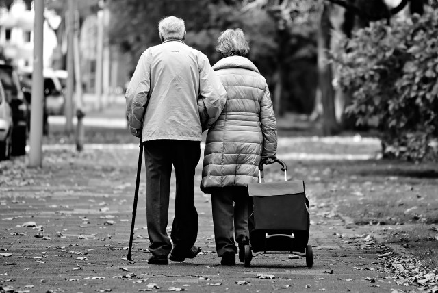  Elderly couple, illustrative (credit: Pixabay/MabelAmber)