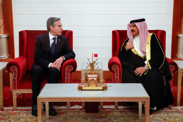  U.S. Secretary of State Antony Blinken meets with Bahrain's King Hamad bin Isa al-Khalifa, during his week-long trip aimed at calming tensions across the Middle East, in Manama, Bahrain, January 10, 2024. (credit:  REUTERS/Evelyn Hockstein/Pool REFILE )