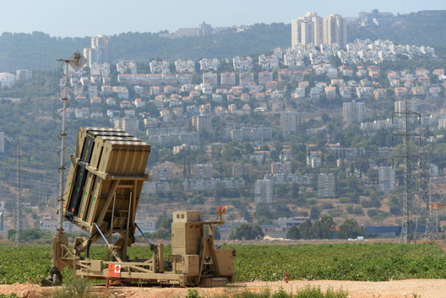  Iron Dome anti rockets system seen in the city of Haifa, Israel, August 30, 2013 (credit: GILI YAARI/FLASH90)