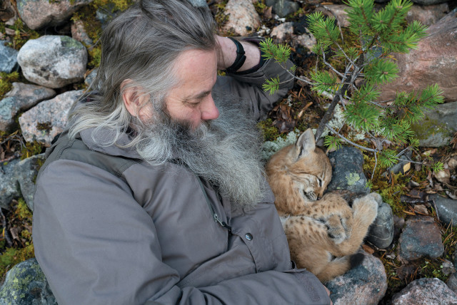  ‘Lynx Man’ tells the touching tale of harmonious human-animal interaction. (credit: Juha Suonpaa)
