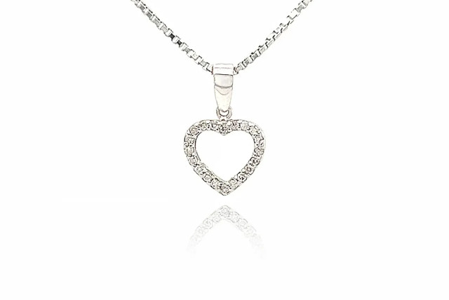  A designed diamond pendant, sale price: NIS 799 instead of NIS 1598, available in the Shanti network (credit: PR)