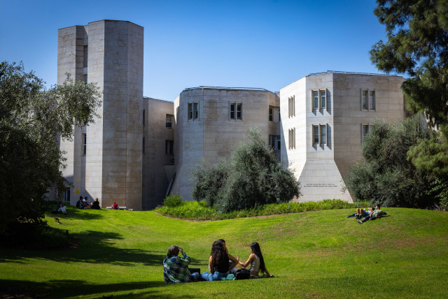  Students seen at the campus of ''Mount Scopus'' at Hebrew University on the first day of the opening of the university year on October 23, 2022. (credit: OLIVIER FITOUSSI/FLASH90)