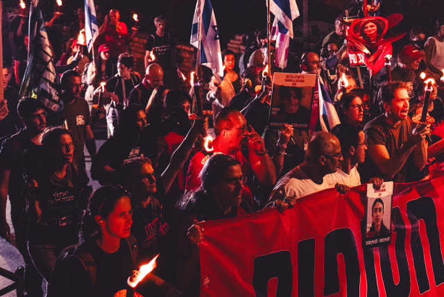  Protesters demonstrating for the return of the hostages in Jerusalem, April 3, 2024.  (credit: LIAM FORBERG)
