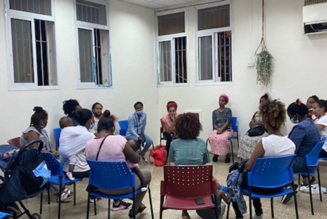  Un grupo de capacitación de mujeres eritreas. (credit: ALEF)