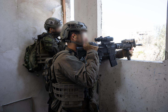  IDF soldiers operate in the central Gaza Strip, April 17, 2024 (credit: IDF SPOKESPERSON'S UNIT)