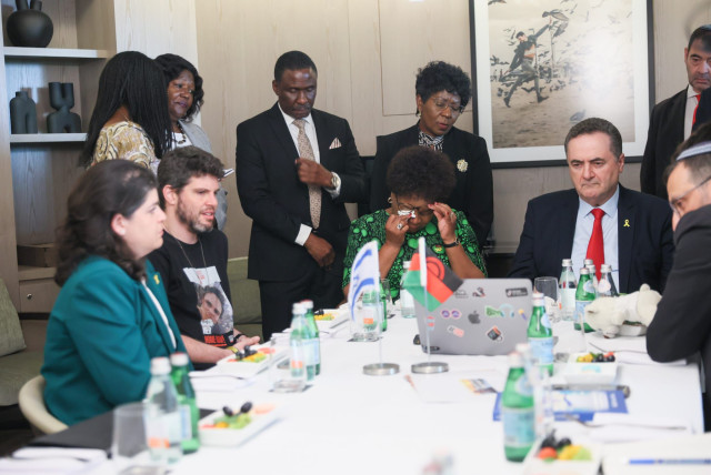  Malawi FM meets with Israeli FM and family members of the hostages. (18/4/2024) (credit: SIVAN SHACHOR)
