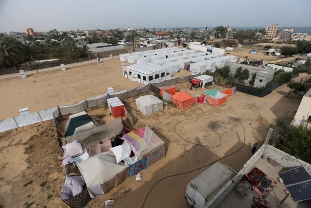  A view of tents set up for displaced Palestinians amid fears of Israeli ground offensive on Rafah, as the conflict between Israel and Hamas continues, in al-Mawasi area in Khan Younis in the southern Gaza Strip, April 25, 2024.  (credit: REUTERS/Ramadan Abed)