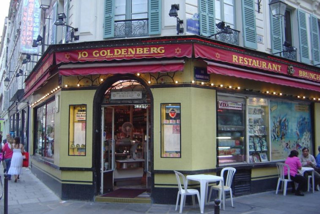  The Jo Goldenberg's restaurant seen in le Marais, Paris, France in 2005  (credit: WIKIMEDIA COMMONS/DAVID MONNIAUX)