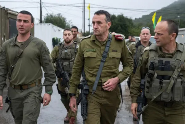  Jefe de Estado Mayor Herzi Halevi y comandantes Golani en el norte (crédito: IDF SPOKESPERSON UNIT)