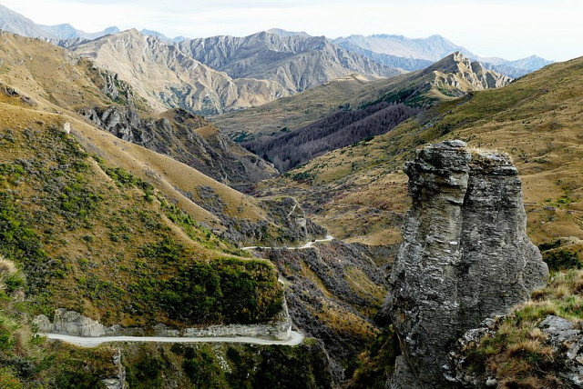  Skippers Canyon Road, New Zealand (credit: Wikimedia Commons)