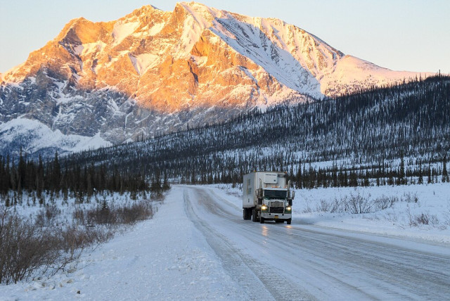  James Dalton Highway, Alaska (credit: Wikimedia Commons)