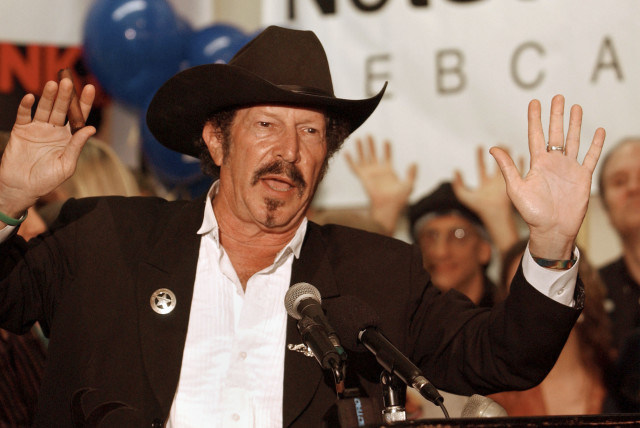  Texas Independent gubernatorial candidate Kinky Friedman addresses supporters during his election night party at Scholz Garten in Austin, Texas, November 7, 2006. (credit: REUTERS/Donald R. Winslow)