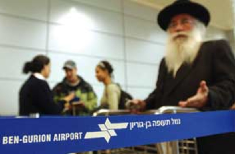 religious guy at airport 311 ariel (photo credit: Ariel Jerozolimski)