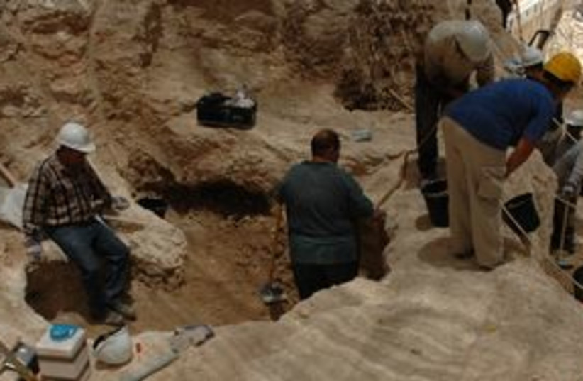 archeological dig 311 (photo credit: Assaf Peretz, courtesy of IAA)