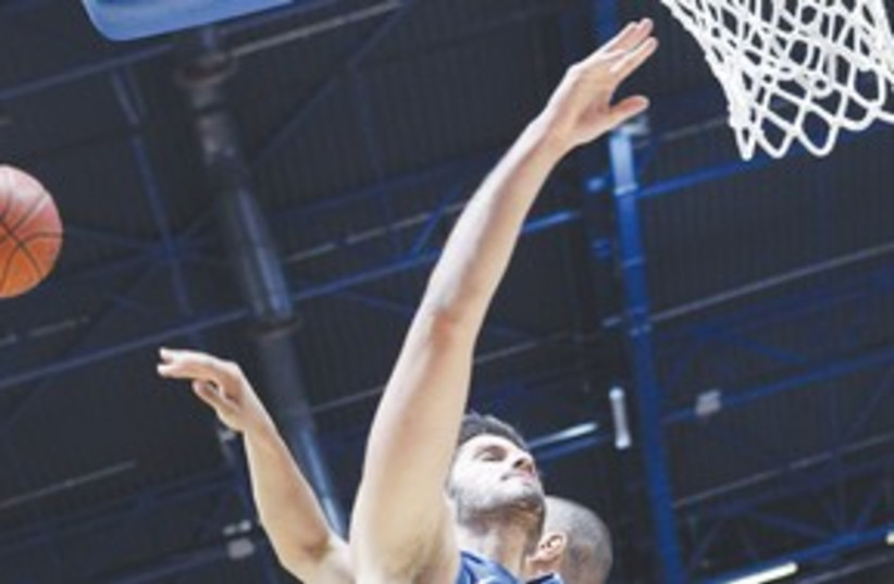 OMRI Casspi (photo credit: FIBA EUROPE Web site)