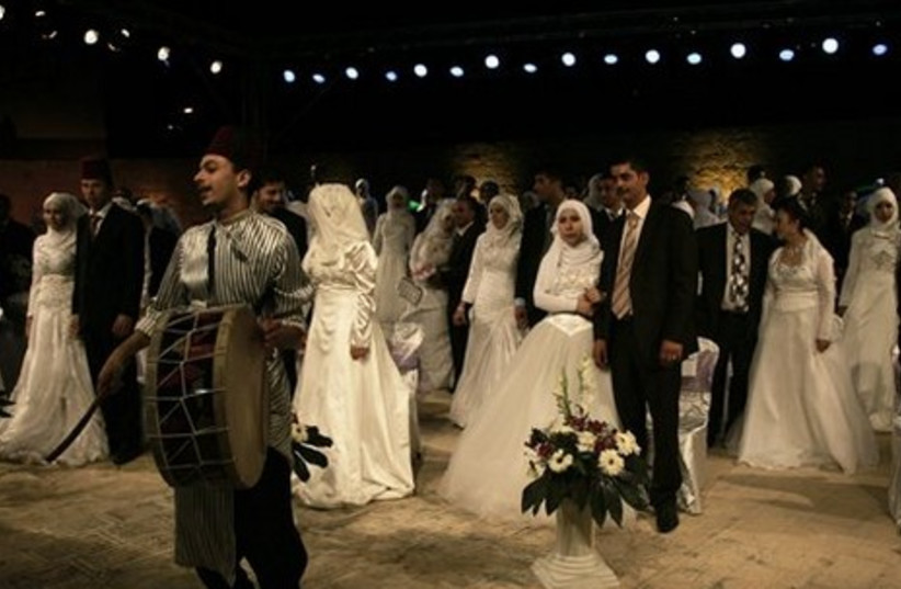 Palestinian drummer at wedding - Gallery