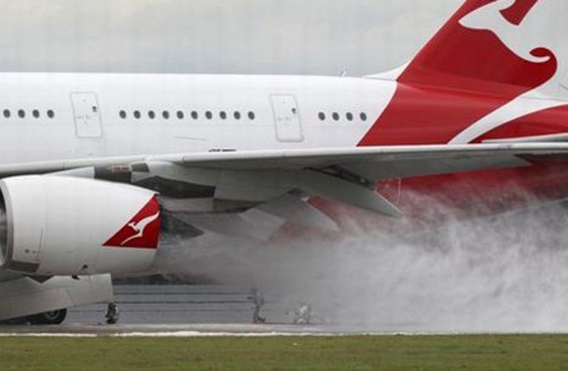 Qantas emergency landing in Singapore