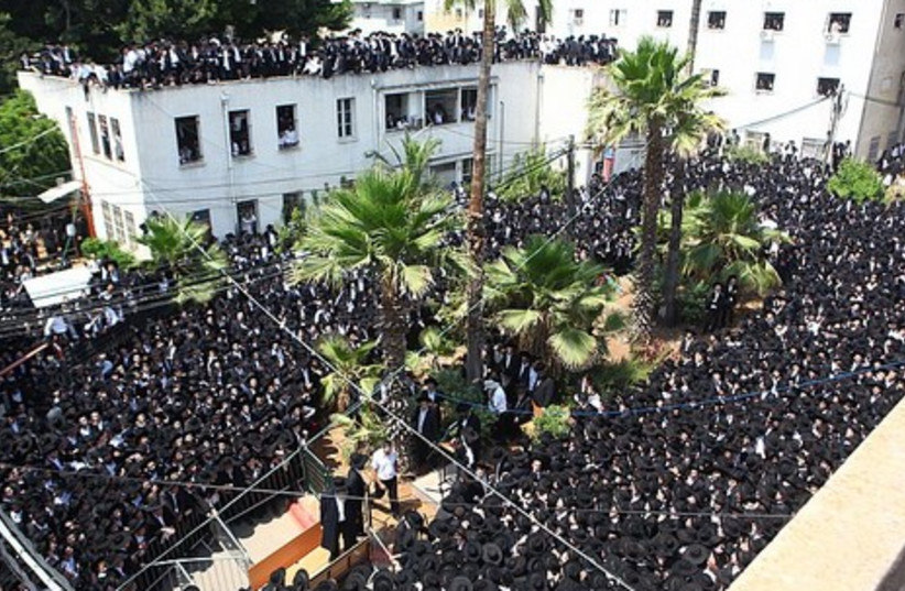 Bnei Barak rabbi funeral_2