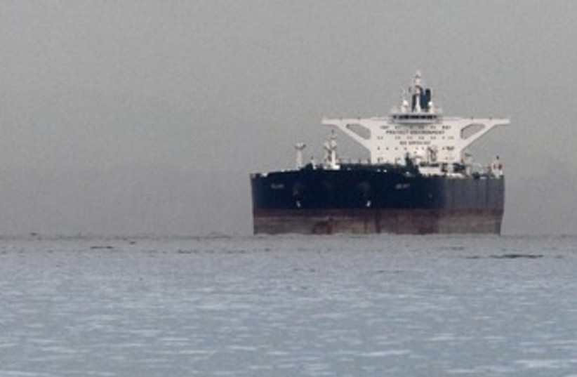 Iranian crude oil supertanker "Delvar"_370 (photo credit: Tim Chong/Reuters)